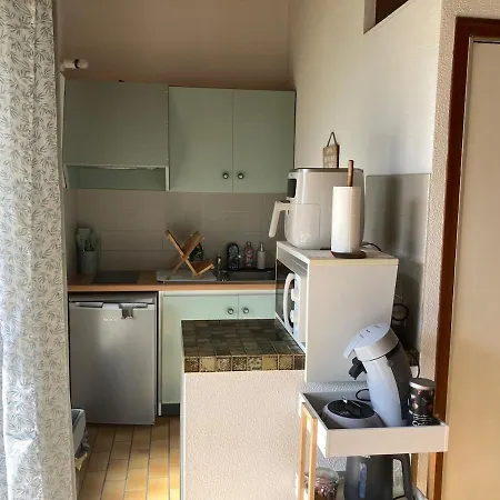 La Chenaie 2 T1 Apartment *